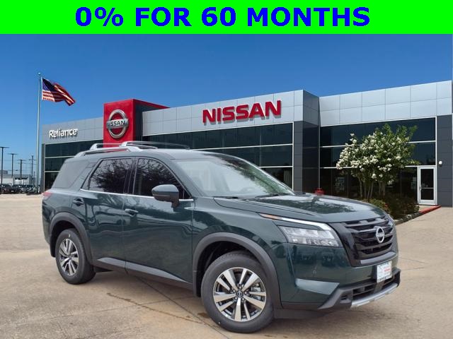 2025 Nissan Pathfinder SL