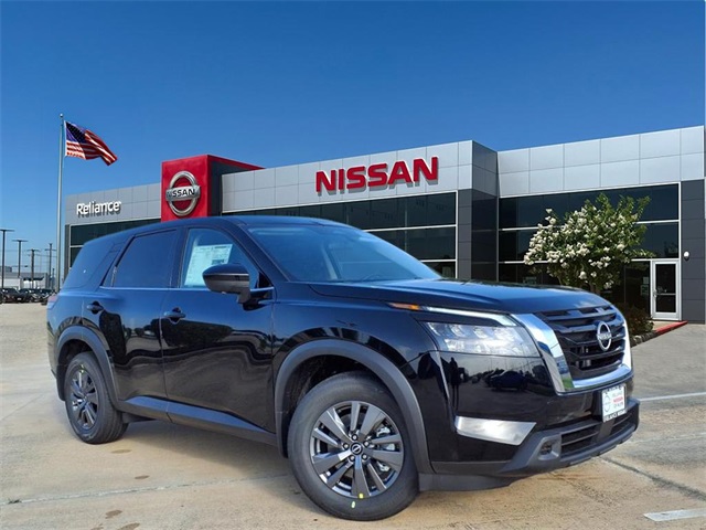 2025 Nissan Pathfinder S