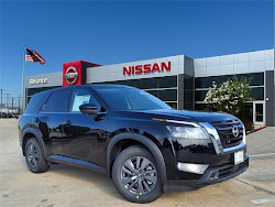 2025 Nissan Pathfinder S
