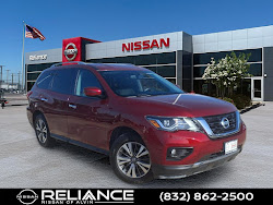 2017 Nissan Pathfinder SV